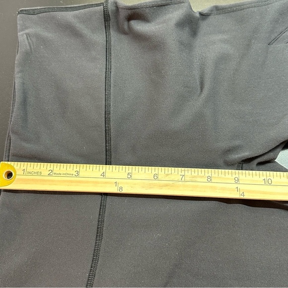 Lululemon Women’s Cropped Mid Rise Stretch Leggings Athletic Black Size 6 Gym - Picture 8 of 12